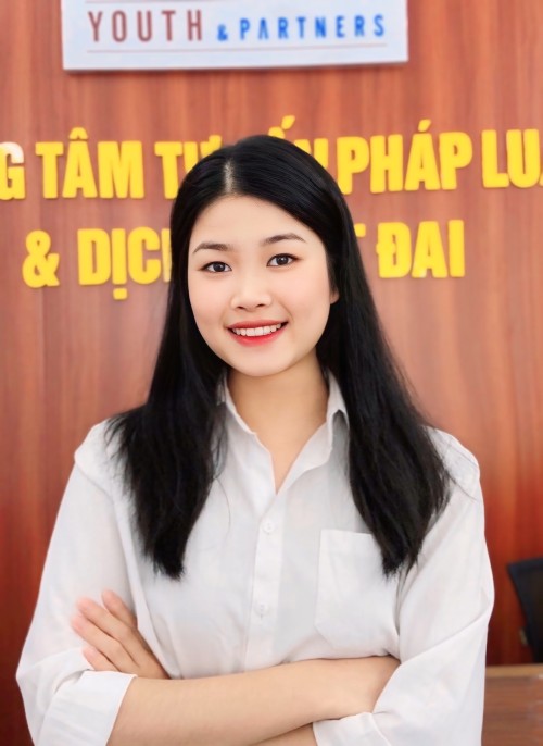 Chuyên viên pháp lý Nguyễn Phùng Mai Ánh